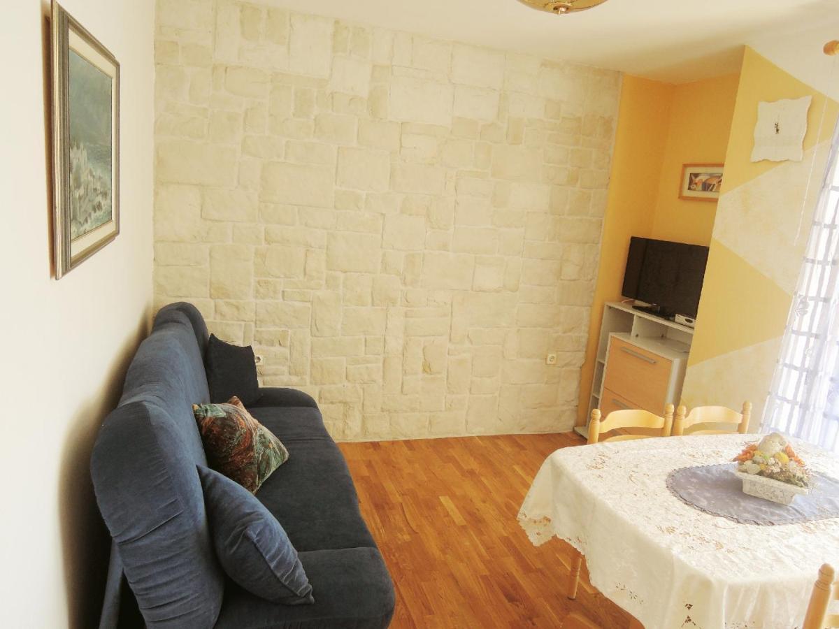 Apartments Sabina I Grapes Malinska Extérieur photo